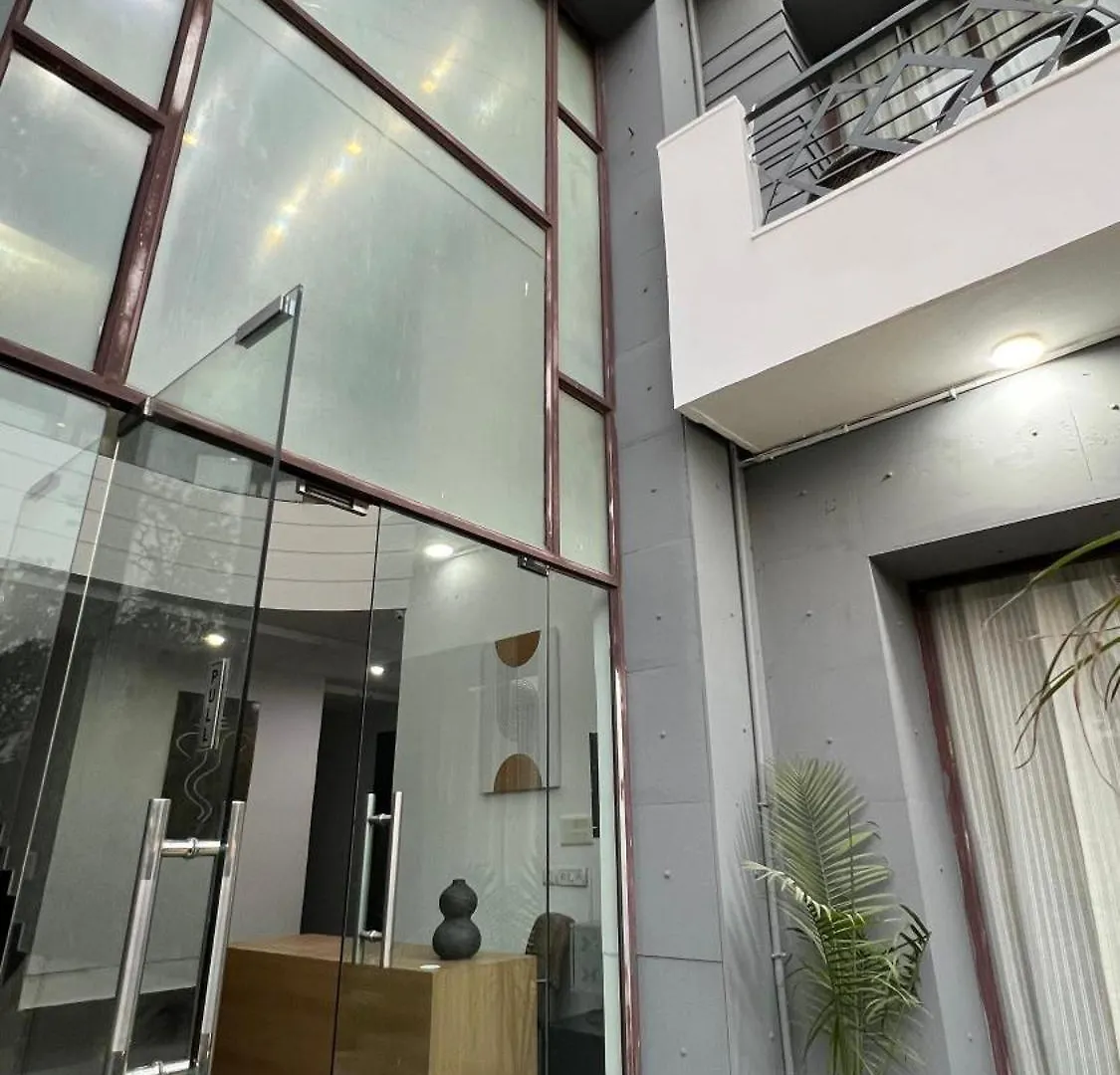 Апартаменты Bluo Penthouse - Dlf Cybercity, Bathtub Terrace Garden #Staycation Гургаон