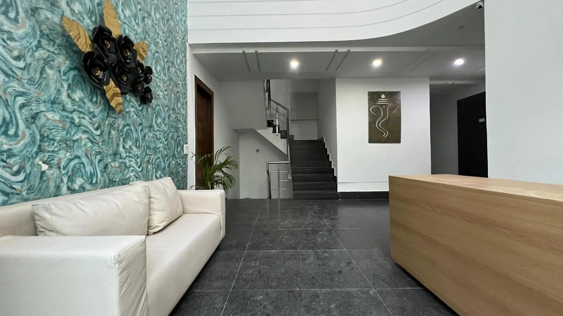 Апартаменты Bluo Penthouse - Dlf Cybercity, Bathtub Terrace Garden #Staycation Гургаон