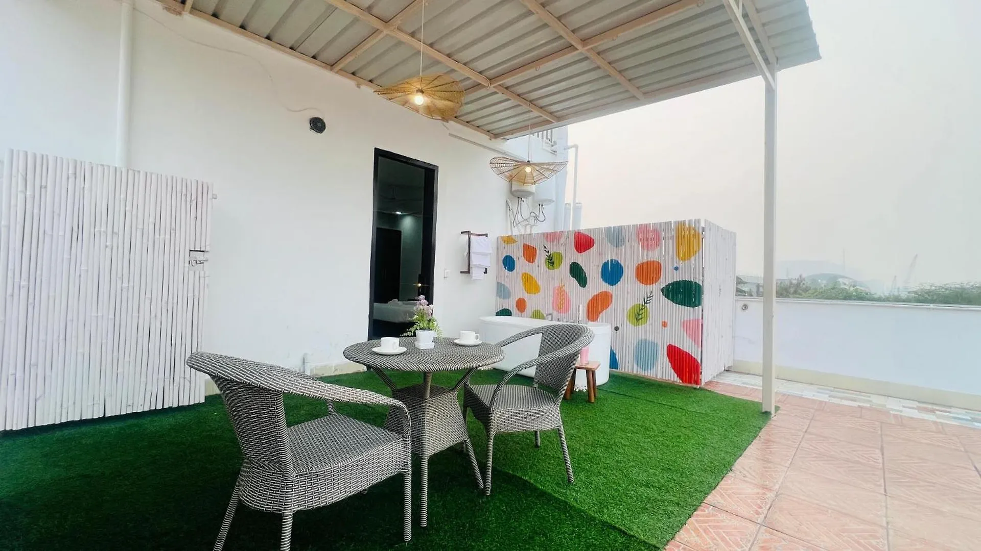 Bluo Penthouse - Dlf Cybercity, Bathtub Terrace Garden #Staycation Гургаон 0*,  Индия